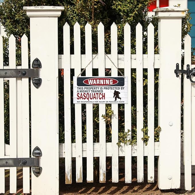 Warning Sign, Sasquatch Warning Wood Plaque Sign, Funny Door Signs, Decorative Wood Hanging Suspension Plaque, Farmhouse Wooden Wall Decor, Outdoor Hanging Wooden Signs