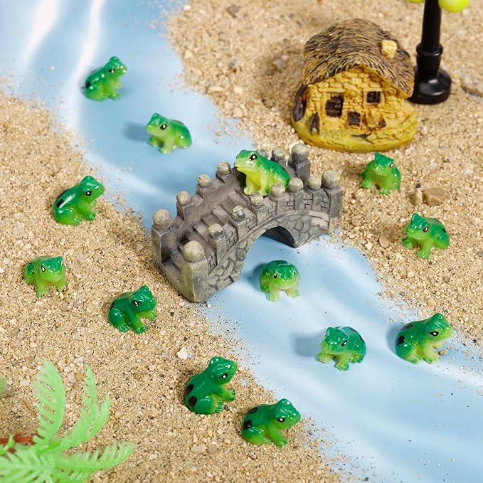 100 Pcs Mini Resin Frogs, Cute Green Frog Tiny Frogs Mini Frogs Figurines Miniature Frogs Animals Figurines Ornament for DIY Crafts Landscape Aquarium Dollhouse Fairy Garden Decor Potted