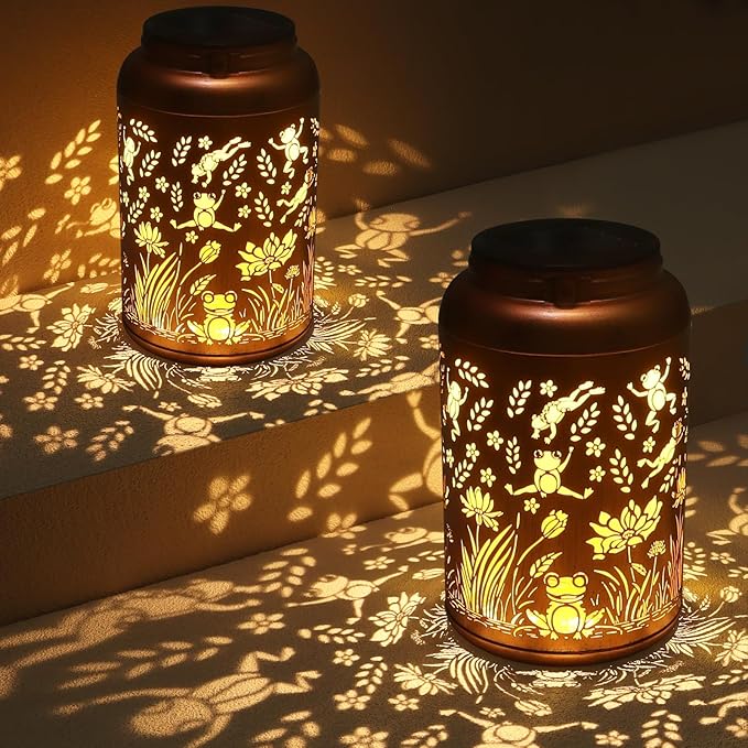 2 Pack Solar Lanterns Outdoor Waterproof, Frog Garden Decor Gifts for Women Mom Grandma Hanging Solar Lights Metal Solar Decoration Outside for Yard, Patio, Lawn, Pathway, Landscape