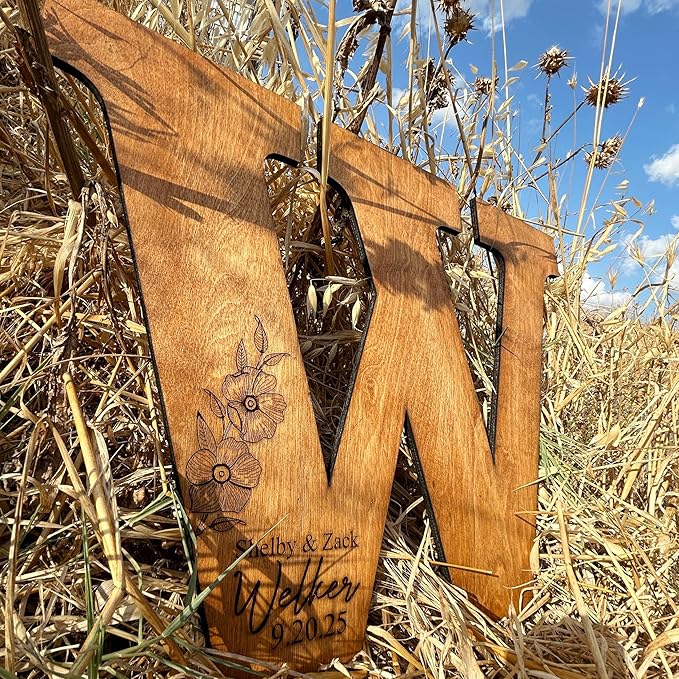 Wedding Guestbook Sign for Couple - Personalized Round Wooden Sign with Initial Letter, Rustic Wedding Guest Book Alternative, Custom Name Sign, Engagement Party Decor, Reception Table Decoration