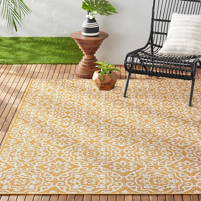 Nicole Miller New York Patio Country Julia Transitional Geometric Indoor/Outdoor Area Rug, Yellow/White, 5'2"x7'2"